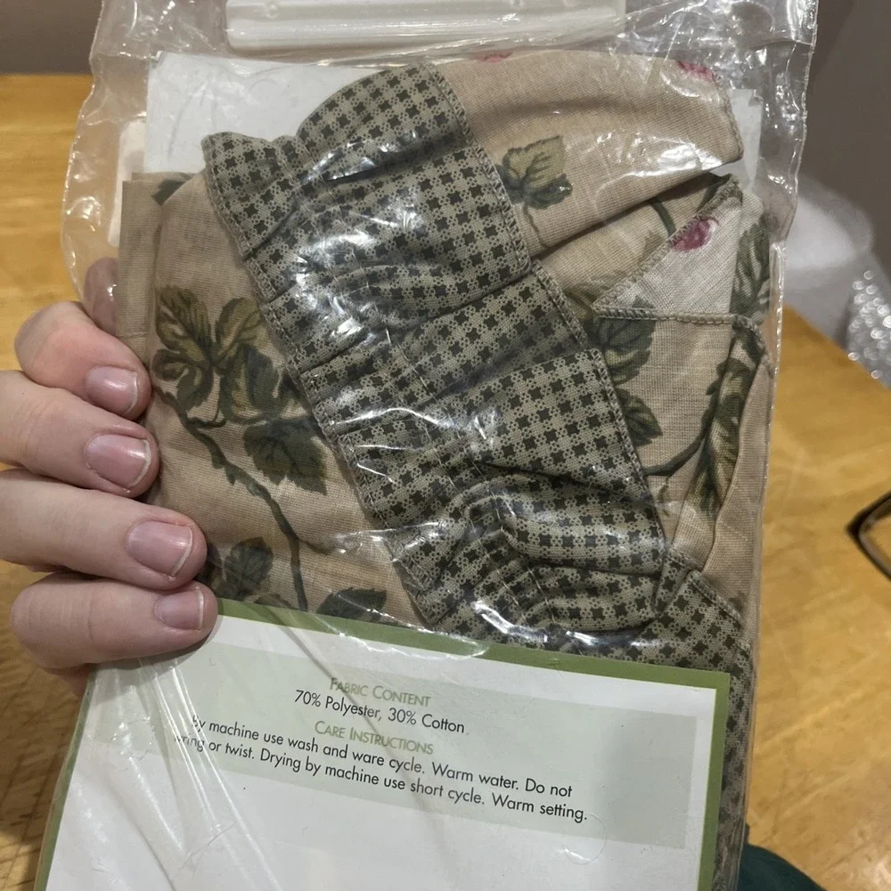 Vtg Brooksberry Vine Bramble Ruffled Swag Valance And Insert Raspberries 116x38